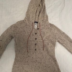 Beautiful warm Patagonia sweater